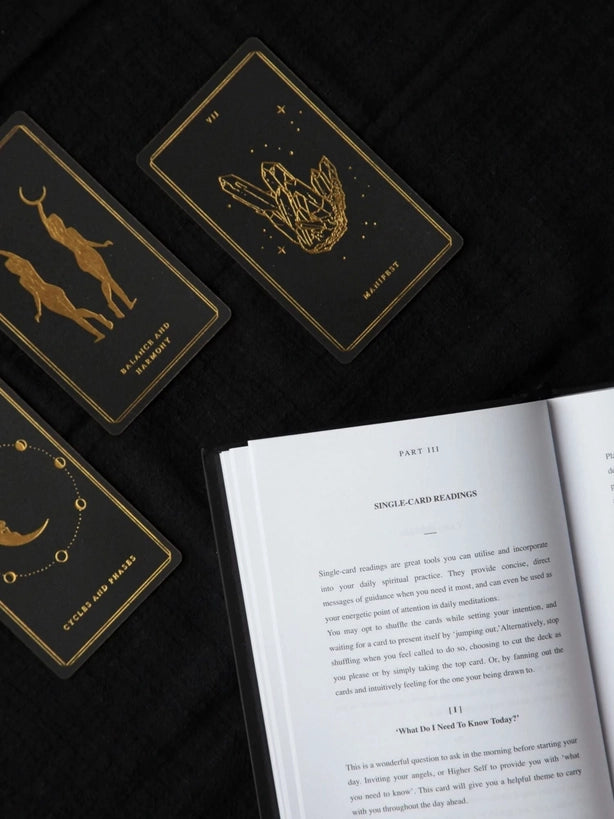 Child of the Universe&#39; Gold Edition | Oracle Deck &amp; Book