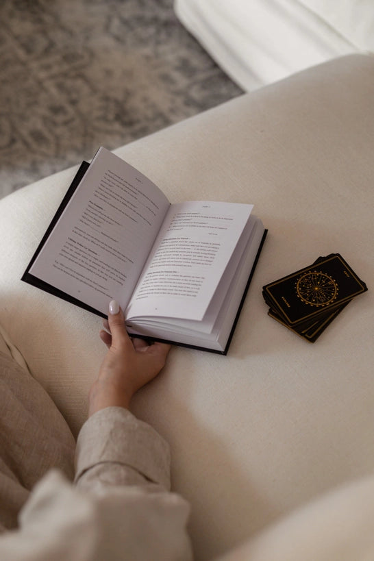 Child of the Universe&#39; Gold Edition | Oracle Deck &amp; Book