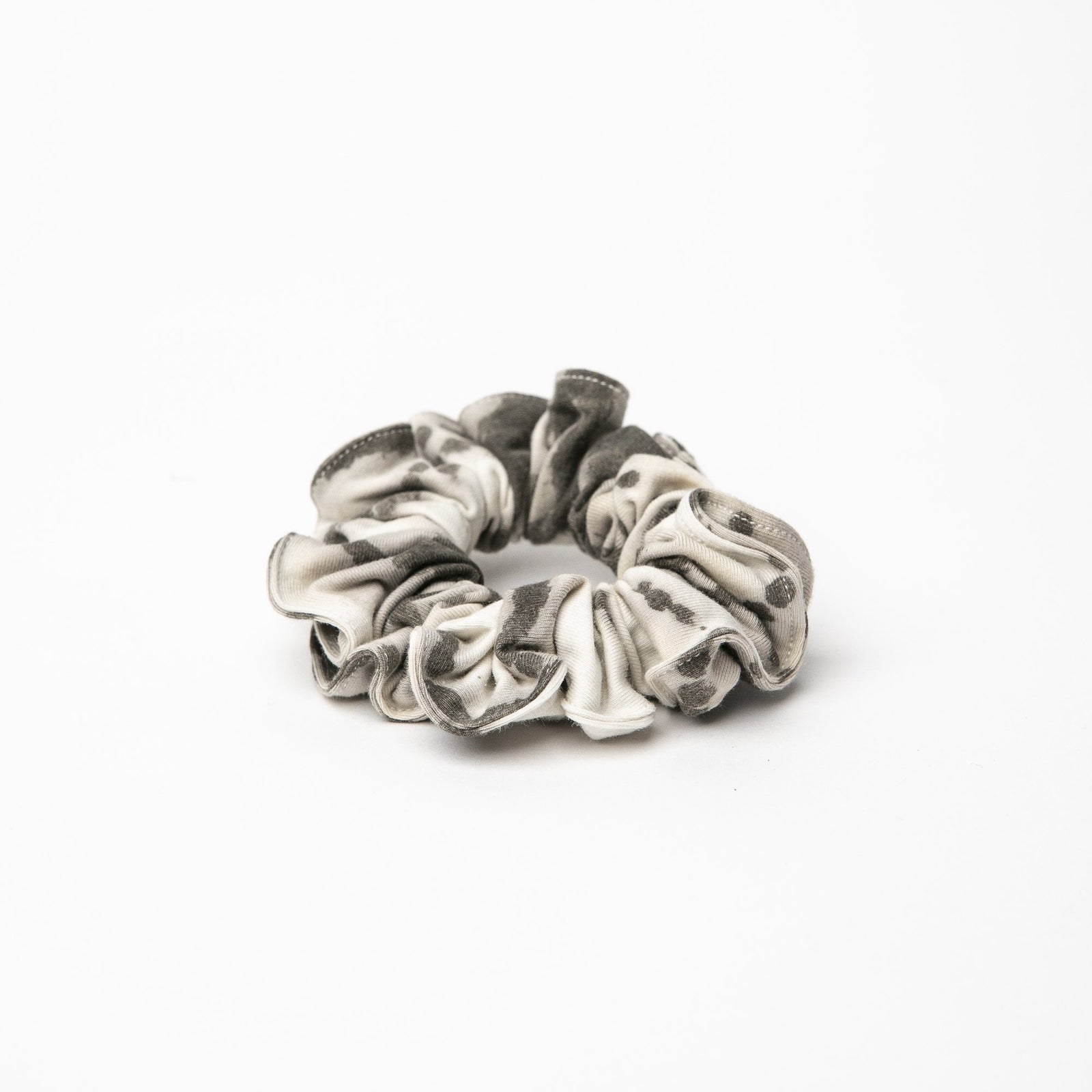 Grey Scrunchies | Luna & Soul | Sustainable Yoga Wear