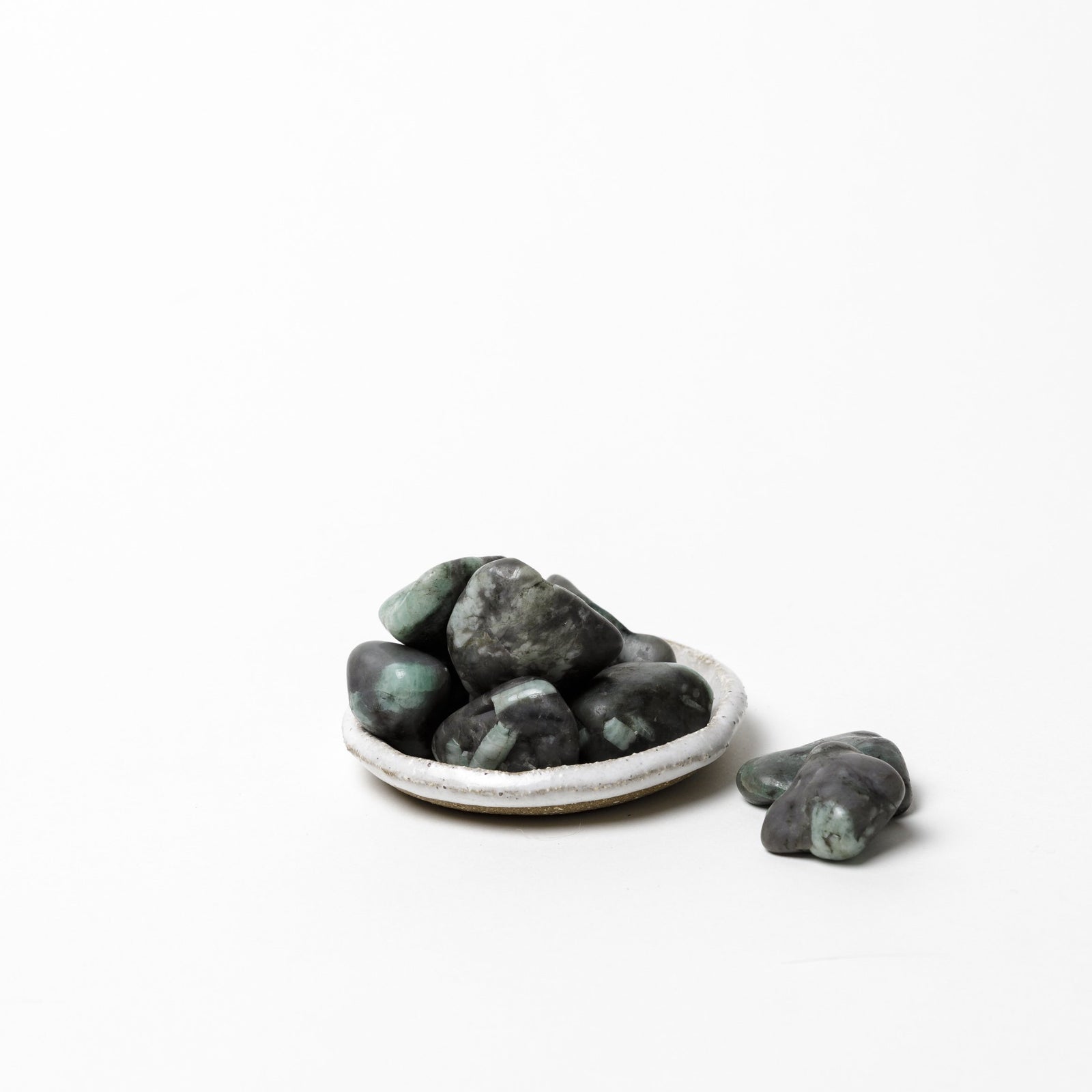 Emerald-Tumbled-Stone.jpg