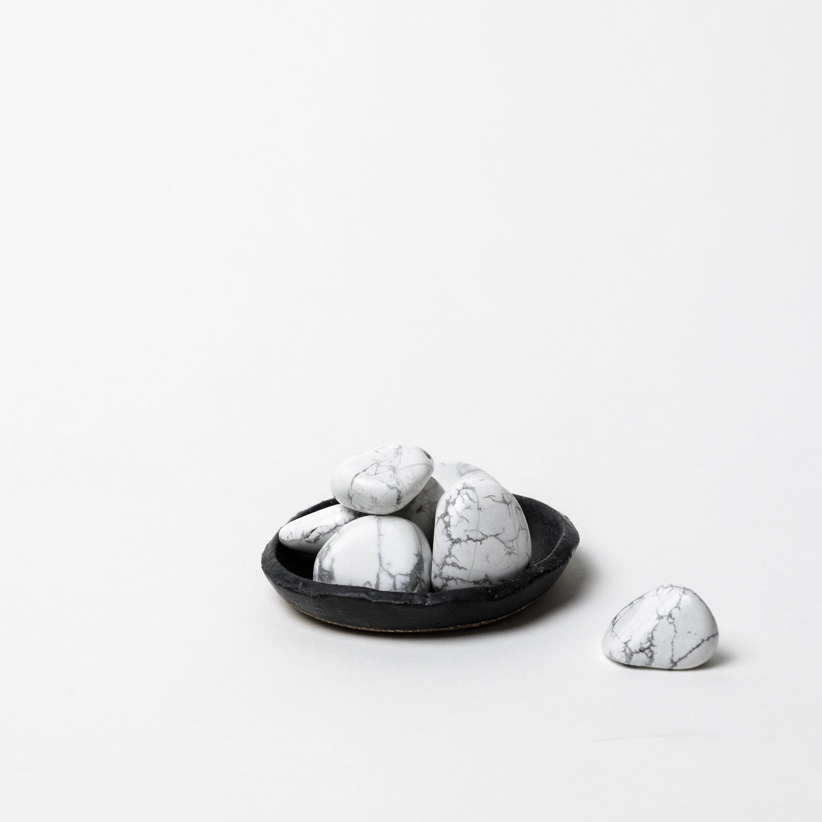 Howlite Tumble White Stone Luna & Soul